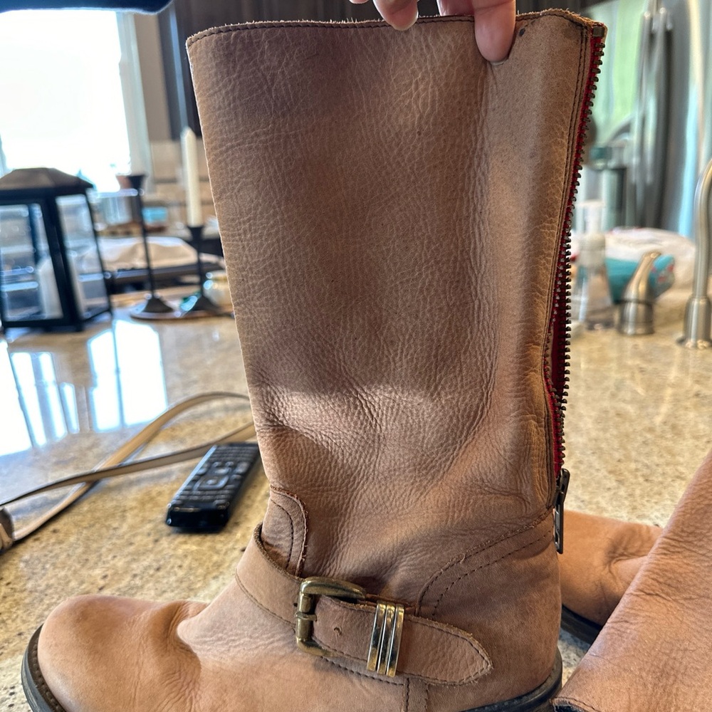 Vintage Steve Madden red zipper boot.  Size 9 - Picture 6 of 7